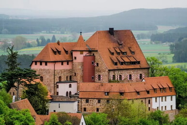 BEGEGNUNGSTAGE AUF DER BURG WERNFELS
